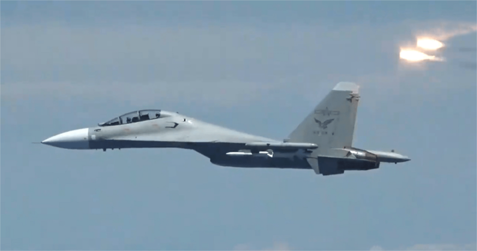 歼-11在南海的英勇拦截,一次空中力量的较量,南海歼-11英勇拦截,空中力量较量展现中国风采