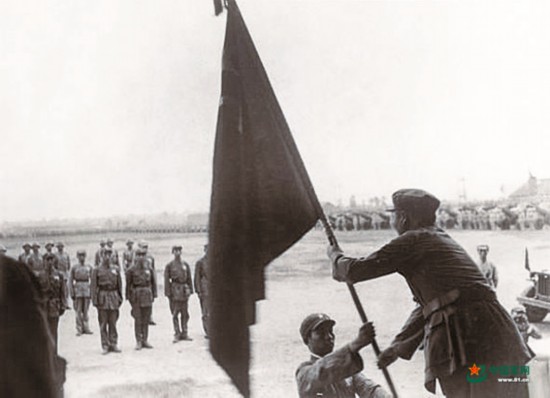 中国人民解放军军旗及军徽样式,荣耀的象征,中国人民解放军军旗军徽样式,荣耀的象征