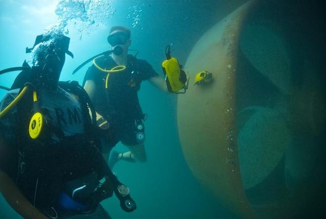 海底一万米,潜水员的生死挑战与心理极限,海底一万米,潜水员的生死挑战与心理极限考验