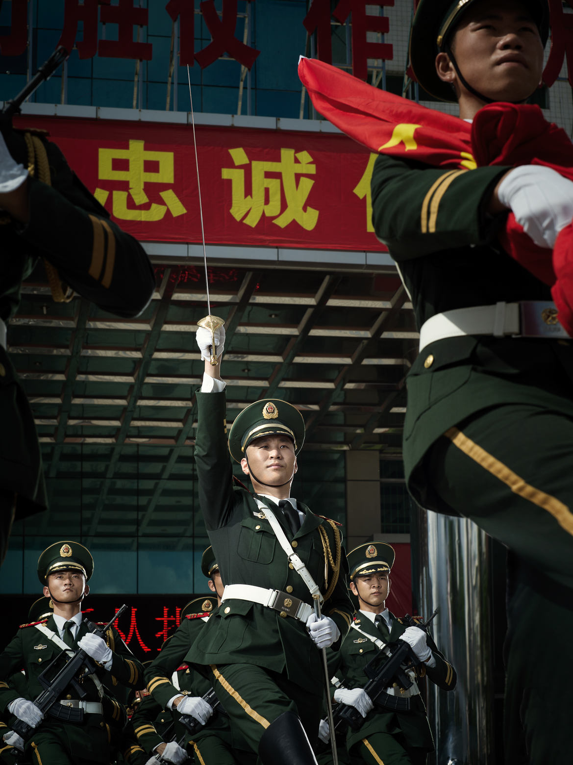 边防武警士兵转为警察,新时代背景下的职业转型与发展,新时代背景下的职业转型与发展,边防武警士兵转岗为警察之路