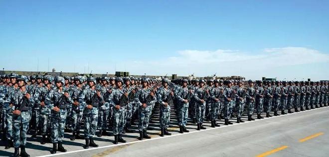 阅兵仪式中的路线选择,哪条路更适合?,阅兵仪式中的路线选择,最佳路线探讨