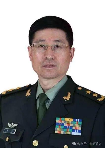 陆军第14集团军历任军长,光荣历程与卓越贡献,陆军第14集团军历任军长的光荣历程与卓越贡献