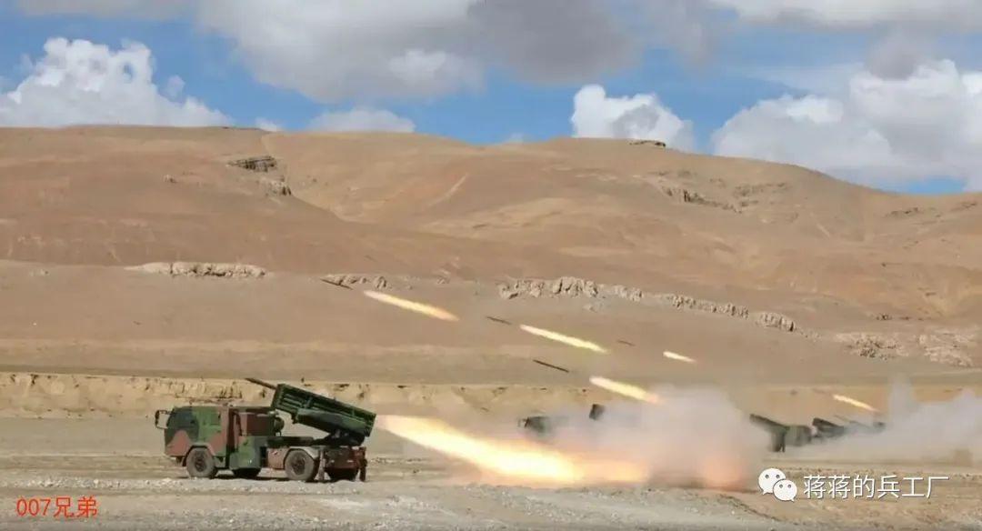 轻型轮式装甲车的现代化战争角色与未来发展,轻型轮式装甲车在现代化战争中的角色与未来发展趋势