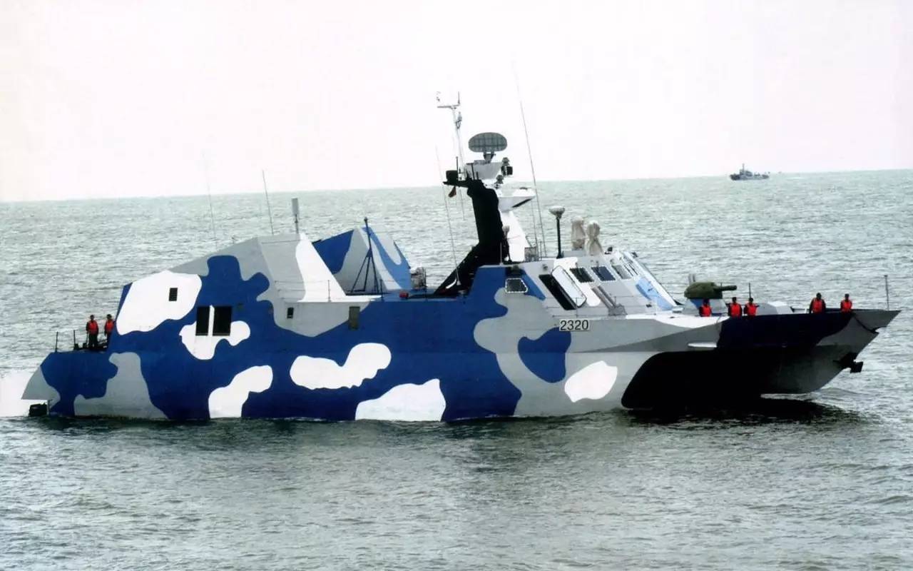 关于022导弹艇加装红旗-10的探讨，022导弹艇红旗-10加装探讨，升级战力与战略部署的考量