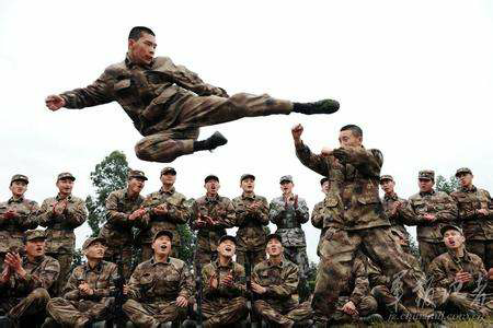 新兵被选为侦察兵,机遇与挑战并存,新兵入选侦察兵,机遇与挑战的交汇