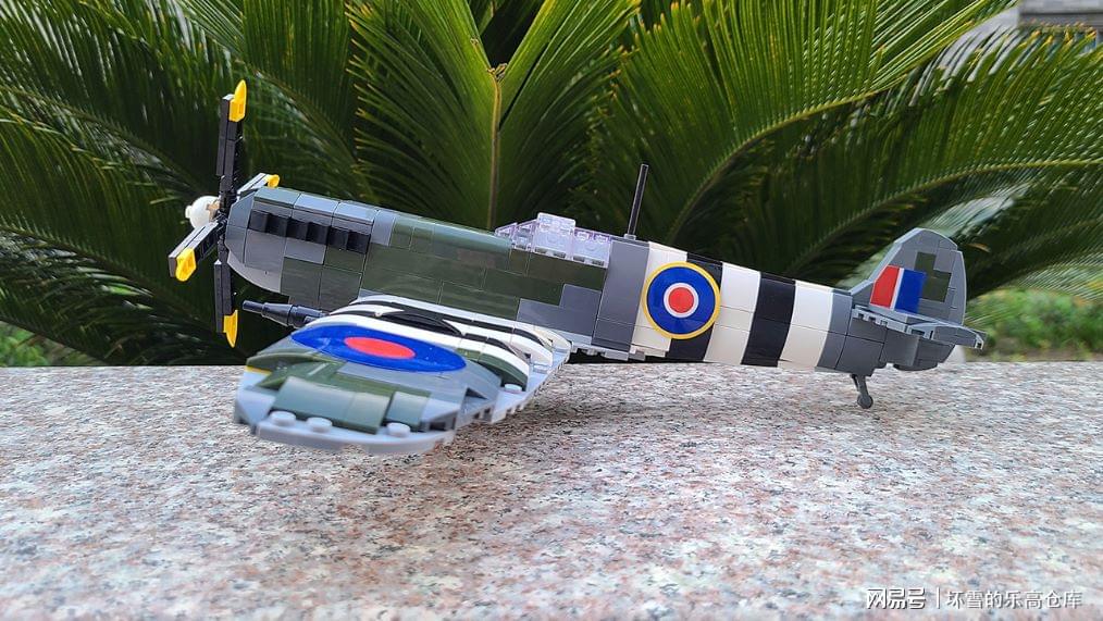 全冠积木喷火战斗机,速度与力量的完美结合,全冠积木喷火战斗机,速度与力量的巅峰之作