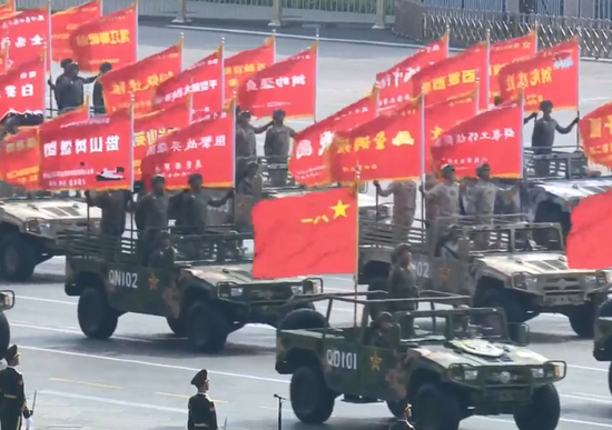 国庆70周年阅兵中的百面战旗,荣耀与力量的展现,国庆70周年阅兵中的百面战旗,荣耀与力量的盛大展示