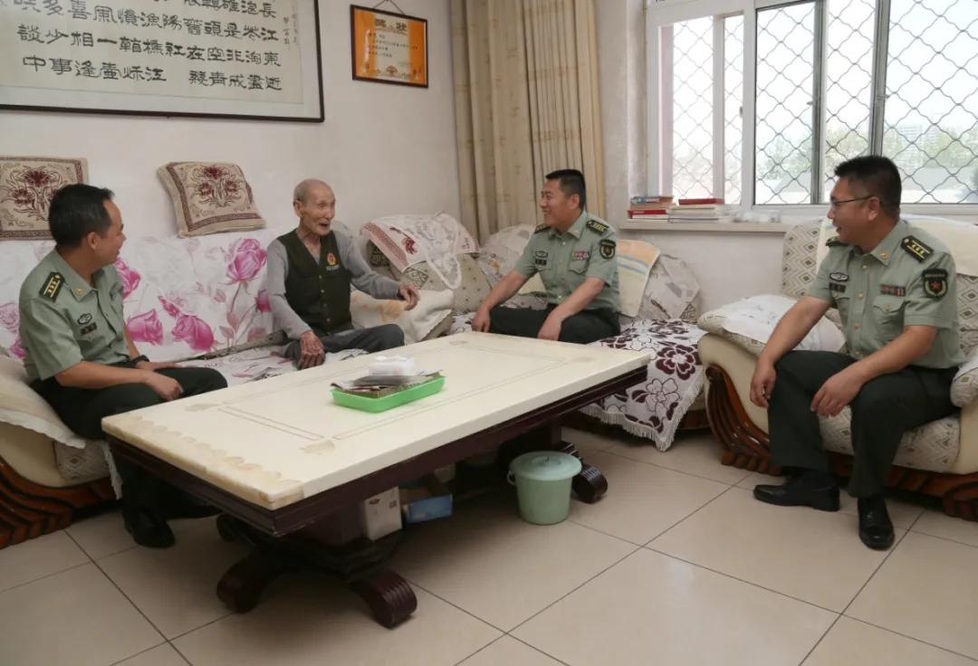 八一勋章的荣誉,荣耀的象征与时代的赞歌,八一勋章,荣誉之巅,时代赞歌,荣耀的象征