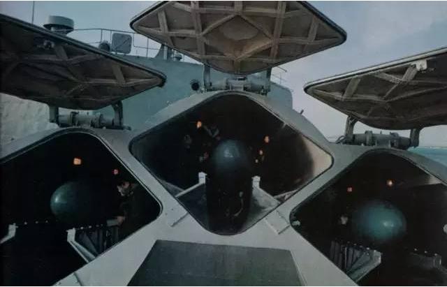 还剩下两艘传奇的051型驱逐舰,历史与未来的交汇点,历史与未来的交汇点,传奇的051型驱逐舰的最后篇章