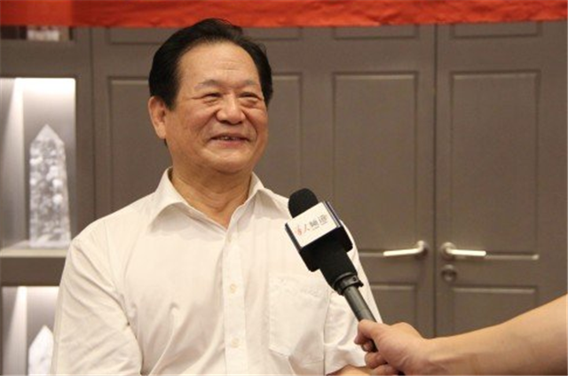 丁雄军的老婆家庭背景,深入探究与解析,丁雄军妻子家庭背景深度探究与解析