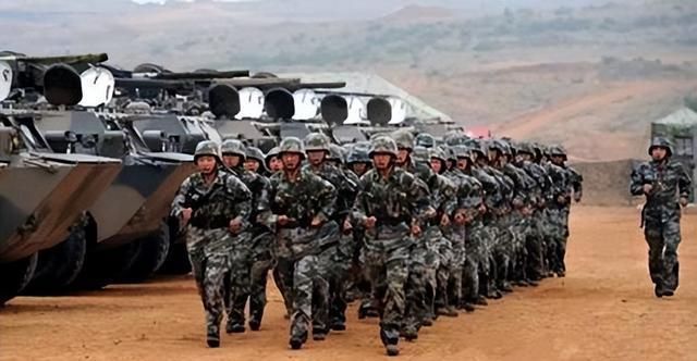 军改后中国13个集团军满配,重塑战力与力量的崭新篇章,军改后中国13个集团军全面配置完成,重塑战力与力量的新篇章