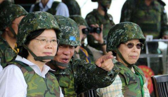 今日台湾头条新闻军事视频,聚焦时事热点,解读军事动态,台湾军事新闻热点解读,时事聚焦与军事动态视频速递