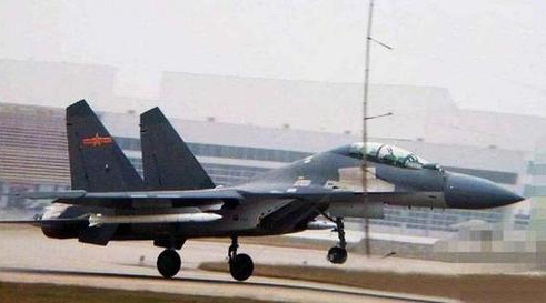 歼-16与F-22，空中霸主之争，谁更强？，歼-16与F-22，空中霸主之争，究竟谁更胜一筹？