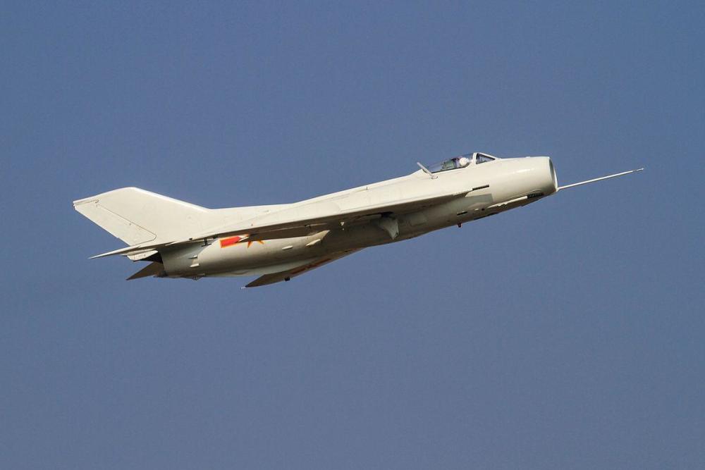 歼-8与歼轰-7，中国空军力量的双璧，中国空军力量的双璧，歼-8与歼轰-7