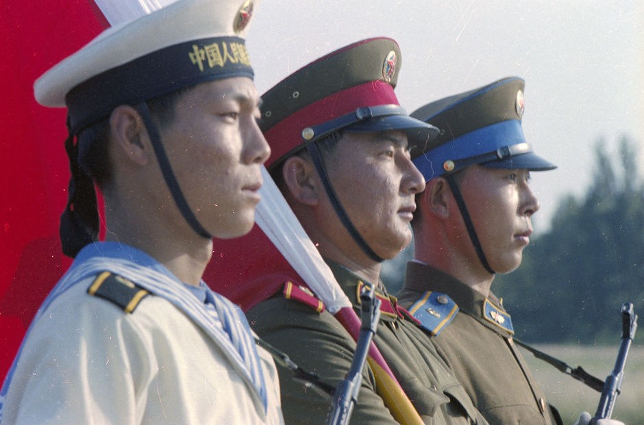 探索历史印记，70年代三军仪仗队图片，探索历史印记，70年代三军仪仗队风采展示
