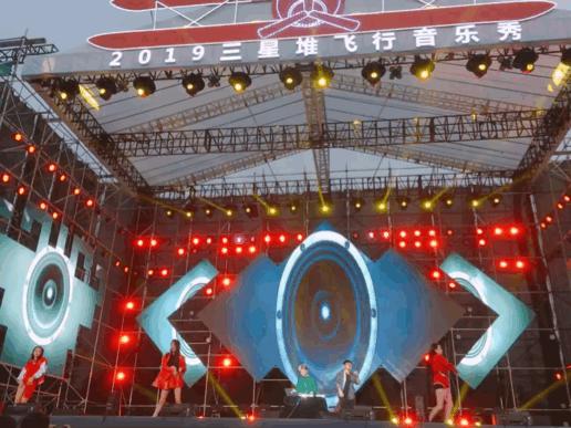 国庆节飞行表演，展现空中力量的壮丽画卷，国庆节空中盛宴，壮丽飞行表演展现空中力量画卷