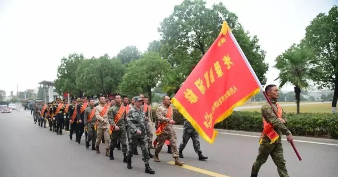 集团军与军区的区别，概念、功能及组织结构的差异，集团军与军区，概念、功能及组织结构的差异详解