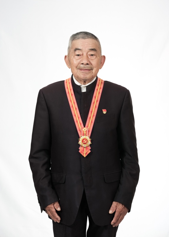 致敬英雄，2022年七一勋章获得者的荣耀与担当，致敬英雄，七一勋章获得者荣耀与担当的辉煌时刻（2022年）