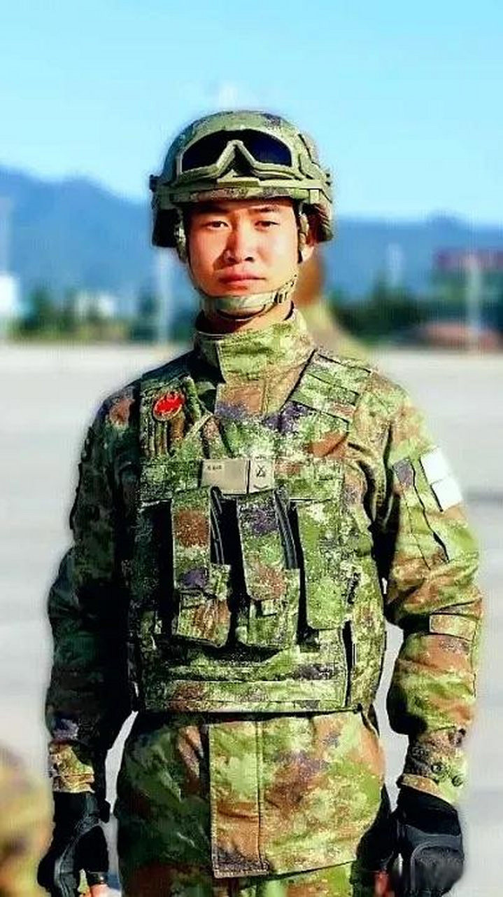 星空迷彩与21式作训服，两者是否相同？，星空迷彩与21式作训服对比解析，两者是否相同？