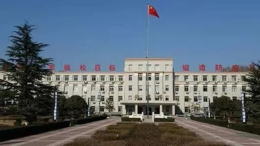 中国人民解放军空军西安飞行学院，培养精英人才的摇篮，中国人民解放军空军西安飞行学院，精英人才的培育摇篮