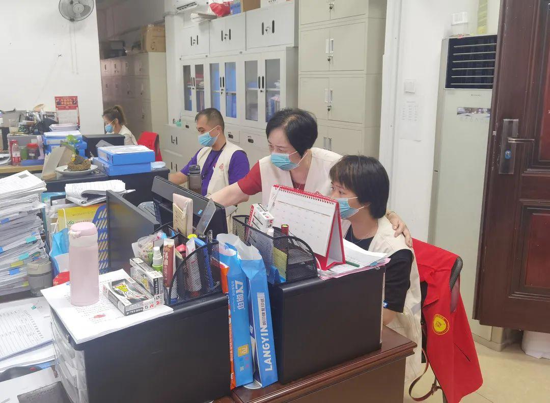 致敬2021共和国勋章获得者，九位杰出人物的荣耀时刻，致敬荣耀时刻，九位共和国勋章获得者闪耀2021的光辉篇章