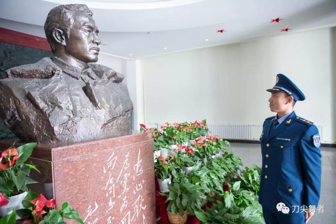 中国空军实力，回望六十九载辉煌历程，中国空军六十九载辉煌历程，实力与荣耀的见证