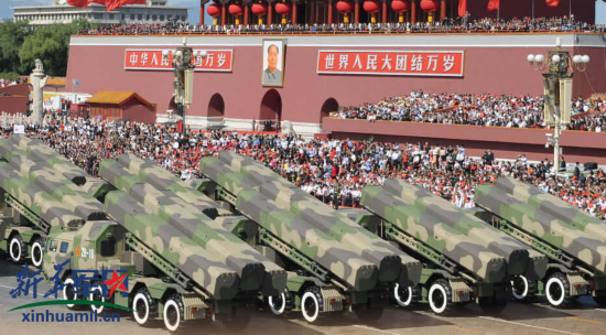 盛世盛典，2009国庆阅兵装备方队一览，盛世盛典下的装备力量，2009国庆阅兵装备方队全景展示
