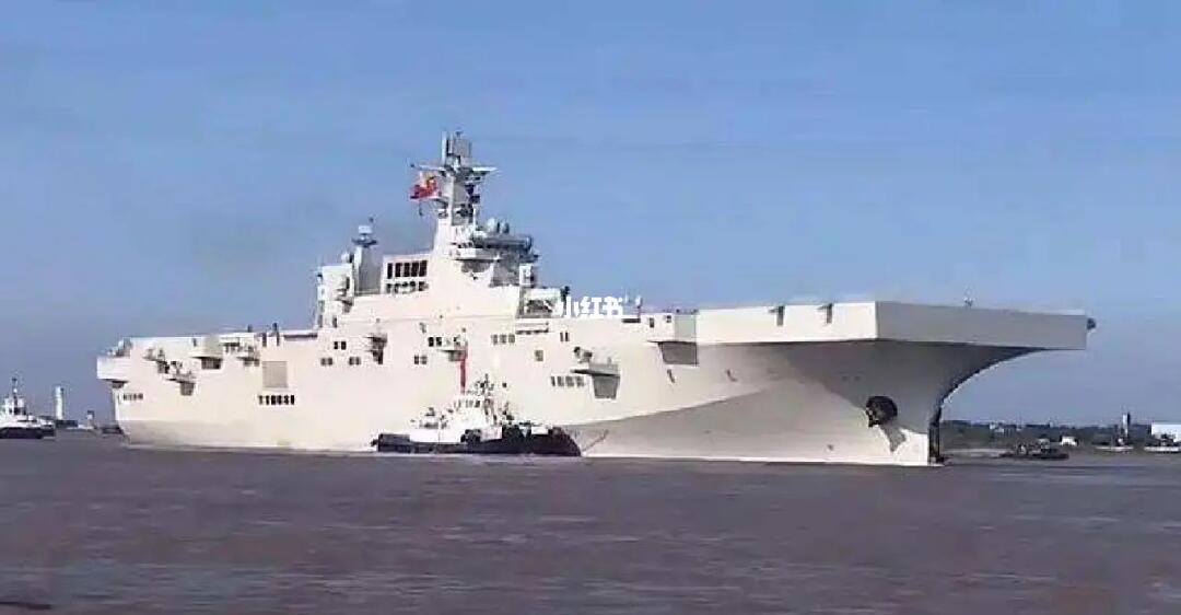 揭秘中国海军的强悍力量，075型两栖攻击舰的长宽高详解，揭秘中国海军强悍力量，075型两栖攻击舰长宽高大解析