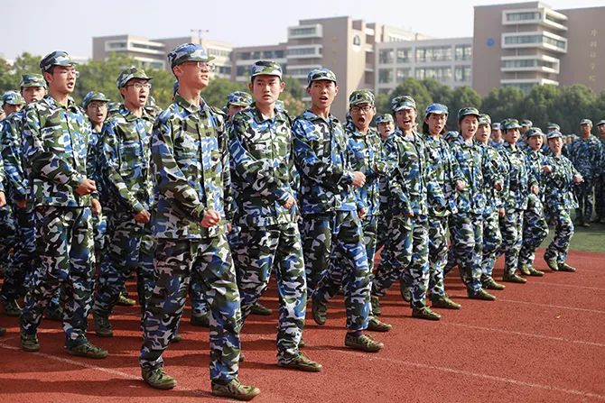 今天早上的阅兵仪式，荣耀与力量的展现，今日阅兵仪式，荣耀与力量的汇聚