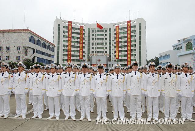 南海舰队司令部大楼，展现海军力量的标志性建筑，南海舰队司令部大楼，海军力量的璀璨标志