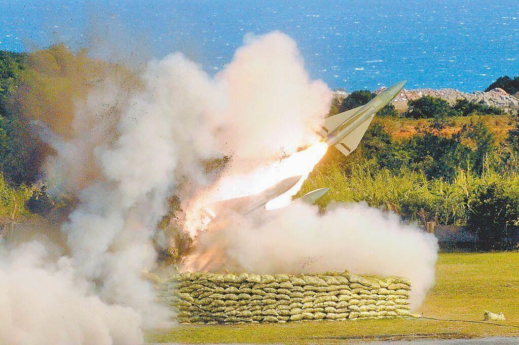 美国持续向台湾提供武器，地区安全局势的新挑战，美国持续向台湾提供武器，地区安全局势面临新挑战