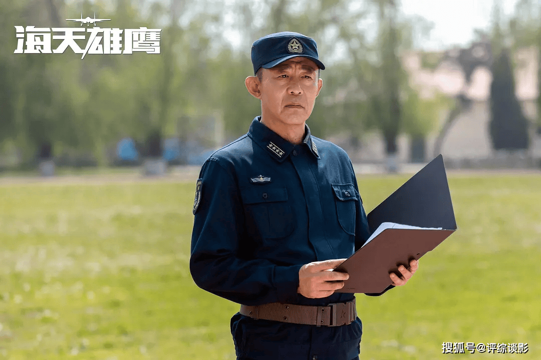 海天雄鹰，辽宁舰舰长扮演者的传奇人生，海天雄鹰，辽宁舰舰长传奇人生揭秘