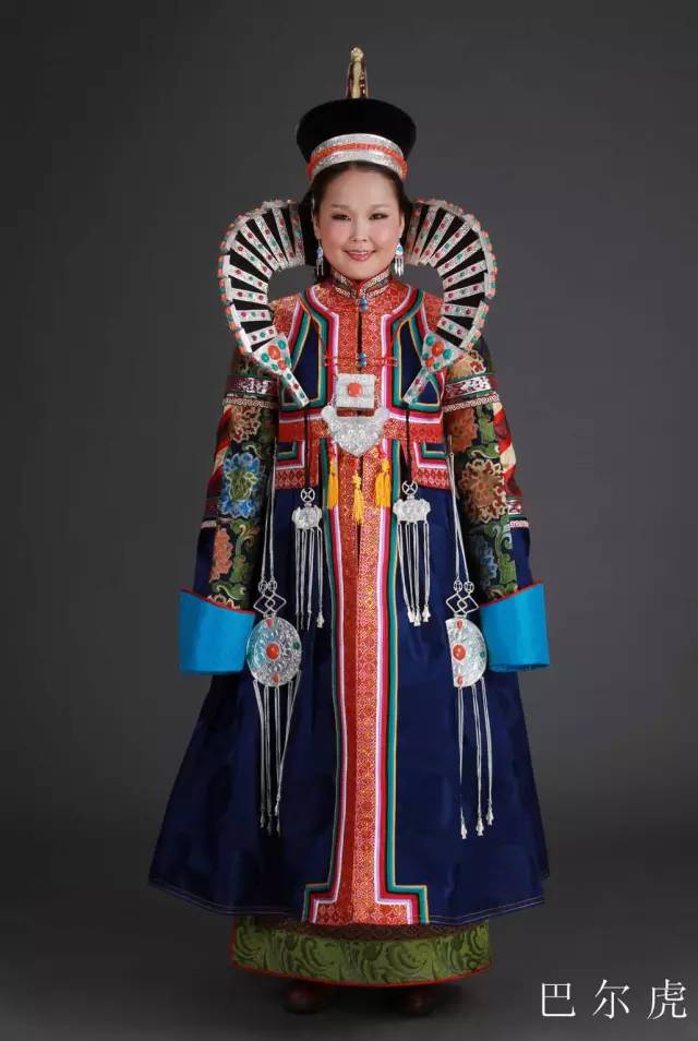 阅兵式服装的样式和特点，阅兵式服装的样式与特点概览