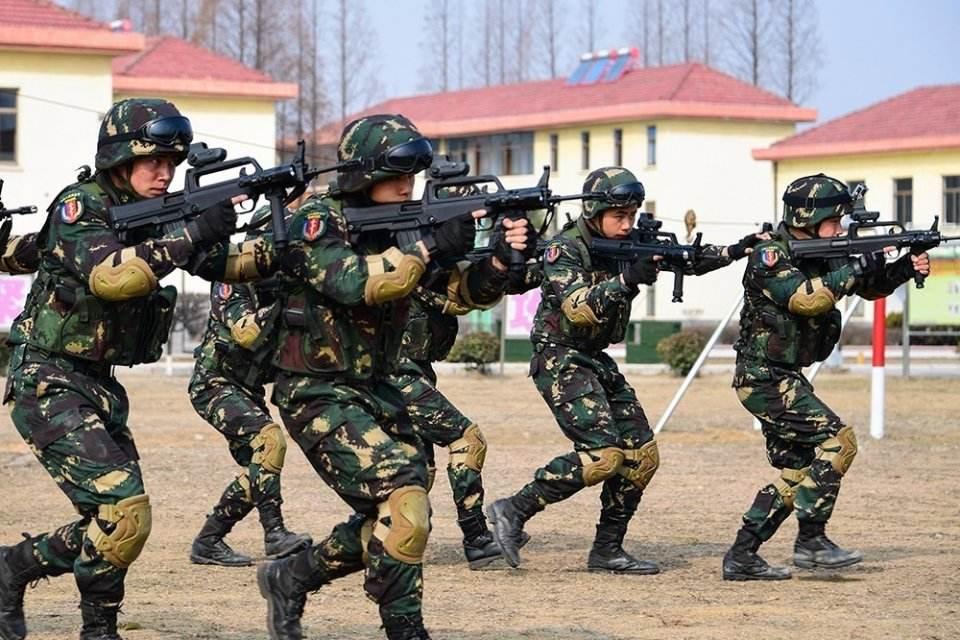 空降兵特种作战旅旅长，铁血使命与荣耀担当，铁血使命，空降兵特种作战旅旅长的荣耀担当