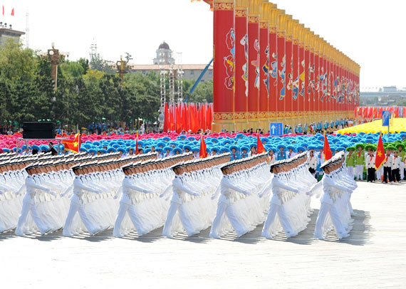 阅兵仪式上的海军出场描写，荣耀与力量的展现，阅兵仪式上的海军荣耀与力量，海上力量的壮丽展示