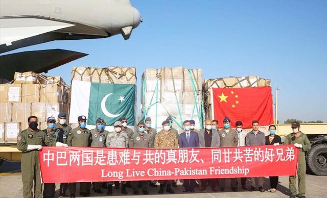 巴基斯坦飞机迫降中国，一次跨越国界的紧急救援行动，巴基斯坦飞机紧急迫降中国，跨国界救援行动展现友谊力量
