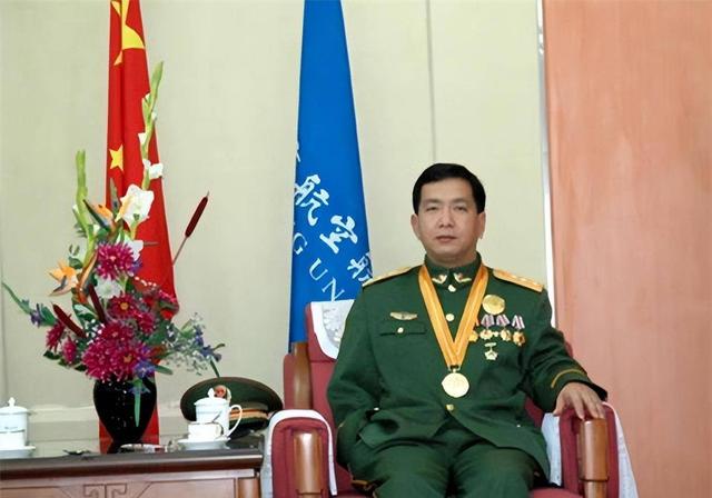 独臂英雄丁晓兵，广西总队政委的非凡人生，独臂英雄丁晓兵，广西总队政委的非凡人生之旅