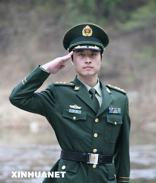 武警常服照片，展现英勇形象与崇高精神的象征，武警常服照片，英勇形象与崇高精神的象征展现