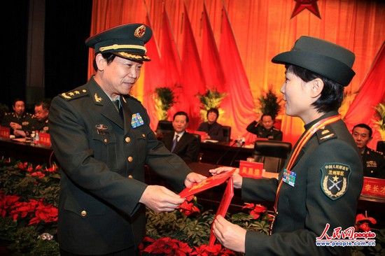 两位军官新晋升上将军，荣耀背后的责任与担当，两位新晋上将军的荣耀与责任，担当背后的力量