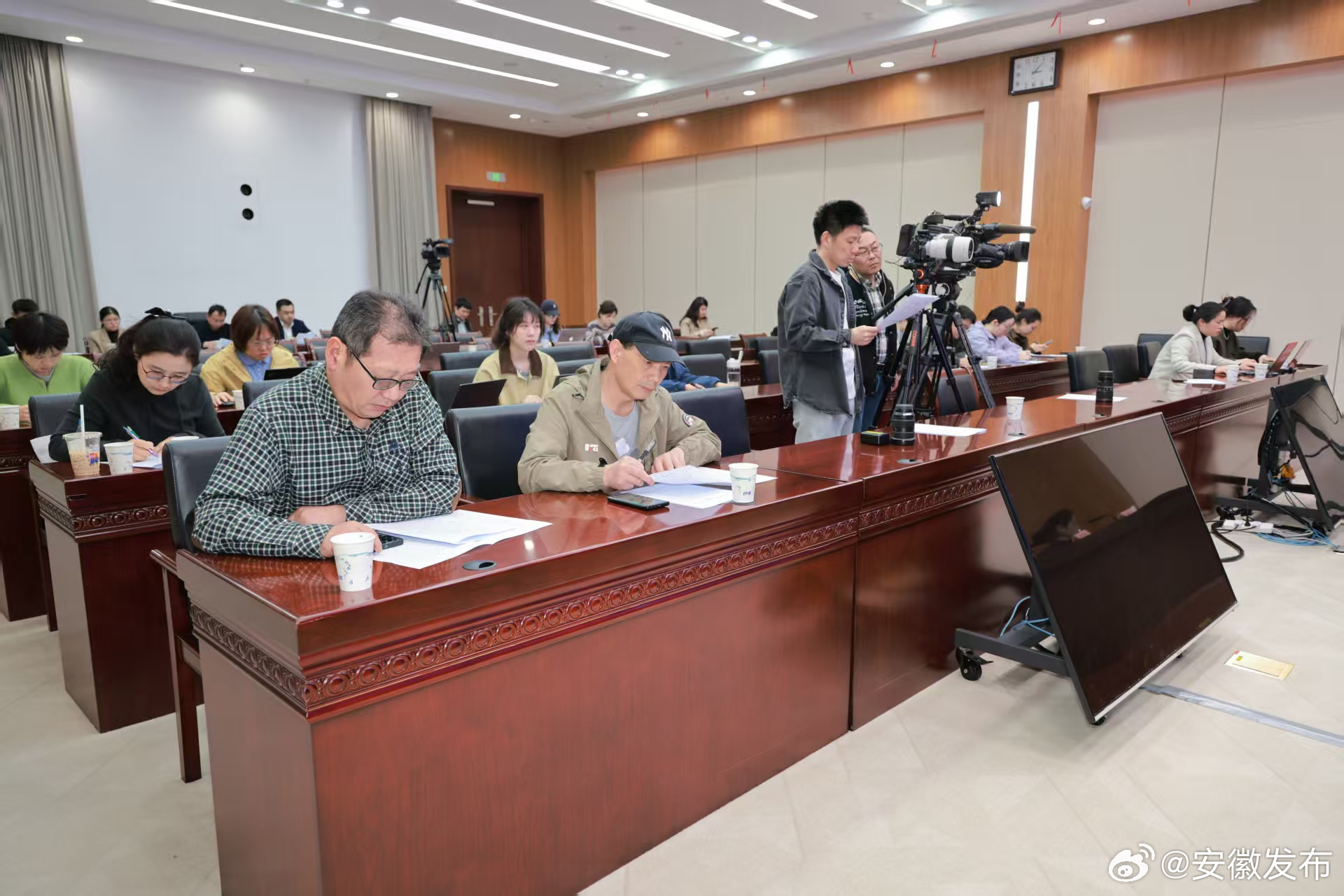 新闻发布会现场直播，今日焦点事件全面解析，今日焦点事件新闻发布会现场直播，全面解析与深度探讨