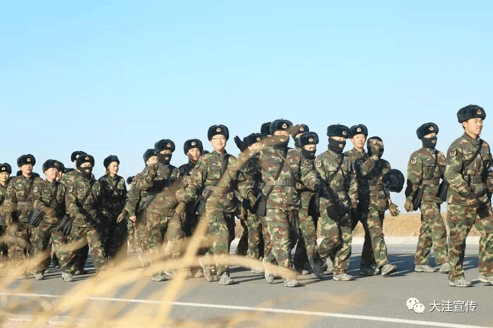 新兵下连后更累吗？——深度探讨新兵连队生活的挑战与适应过程，新兵连队生活的挑战与适应过程，下连后是否更累？