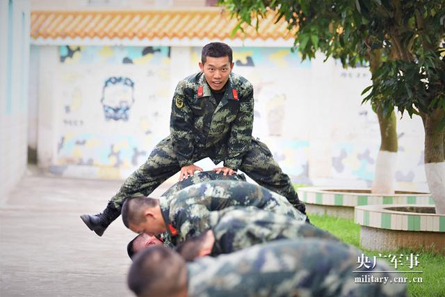 广西武警总队丁晓军简历——一位铁血军人的成长历程，广西武警总队丁晓军，铁血军人的成长之路
