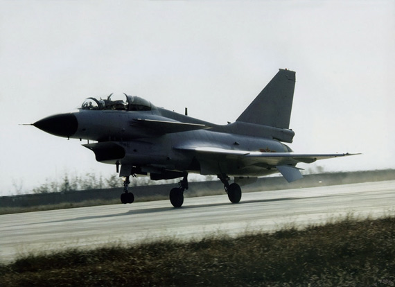 歼-10双座型号，空中巨龙的双重魅力，歼-10双座型号，空中巨龙的双重风采