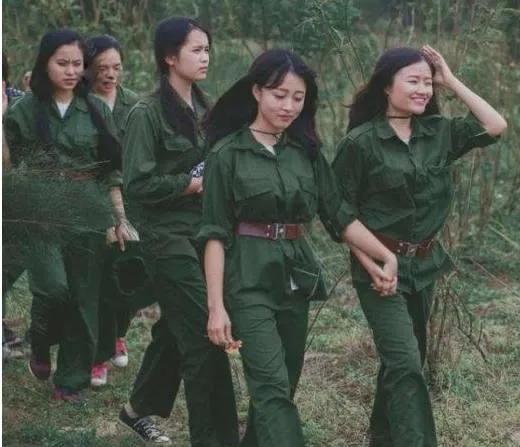 中国女兵在越南战争中的英勇表现，一段珍贵的视频回忆，中国女兵在越南战争中的英勇事迹，珍贵视频回忆