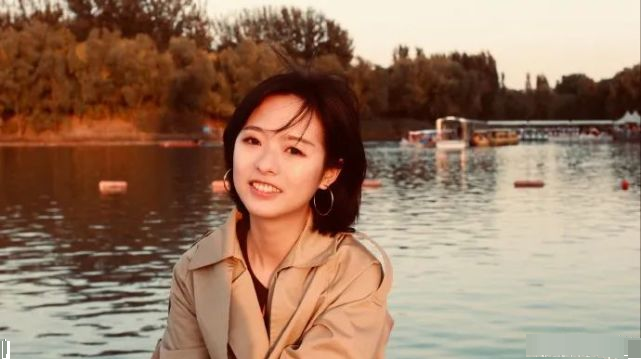 军事频道冯琳，一位军事新闻工作者的风采，冯琳，军事新闻工作者的风采展现