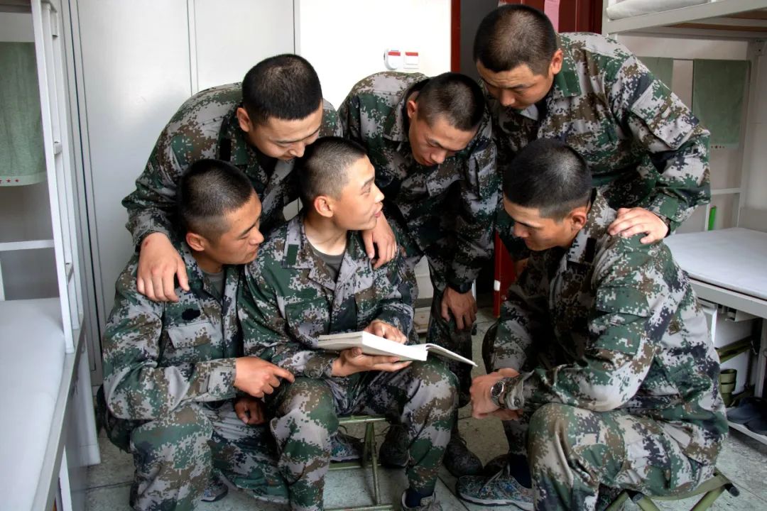 新兵连的日子，回忆与成长，新兵连的日子，回忆与成长的篇章