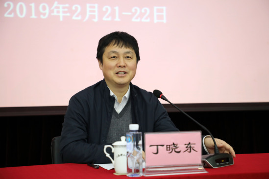 独臂丁晓东，坚韧不拔的人生传奇，独臂丁晓东，坚韧人生的传奇故事