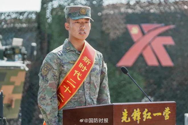 陆军杨弘宇最新消息，一位年轻将领的崭露头角，陆军将领杨弘宇崭露头角，最新消息与成就概述