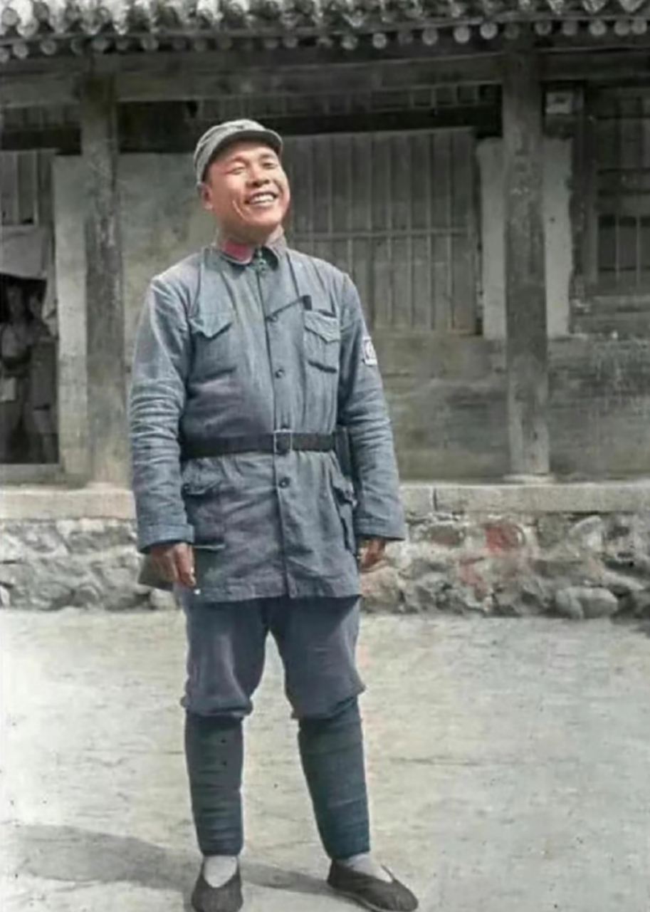 探索历史真相，八路军服装图片及其背后的故事，揭秘八路军服装背后的历史真相与故事