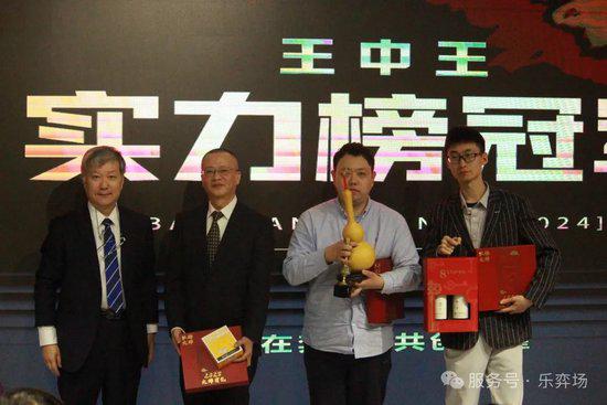 王中王与资科一肖中持天的故事，探索与超越的旅程，王中王与资科一肖中的探索与超越之旅